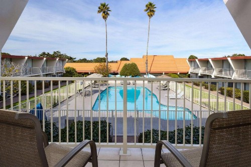 Travelodge by Wyndham Monterey Bay - image 17