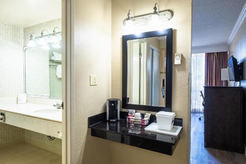 Travelodge by Wyndham Monterey Bay - image 20