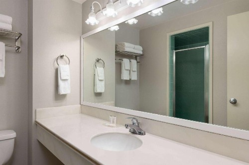 Travelodge by Wyndham Monterey Bay - image 24