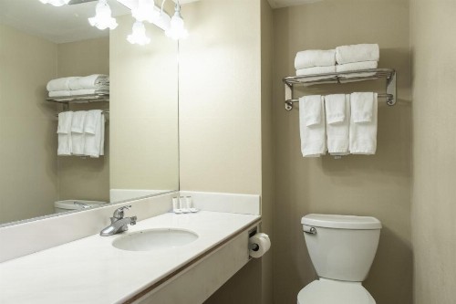 Travelodge by Wyndham Monterey Bay - image 32