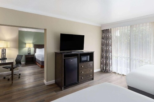 Travelodge by Wyndham Monterey Bay - image 36