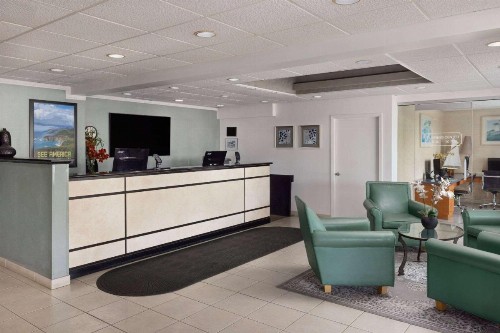Travelodge by Wyndham Monterey Bay - image 7