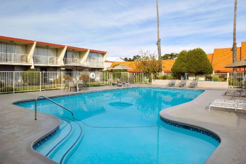 Travelodge by Wyndham Monterey Bay - image 8