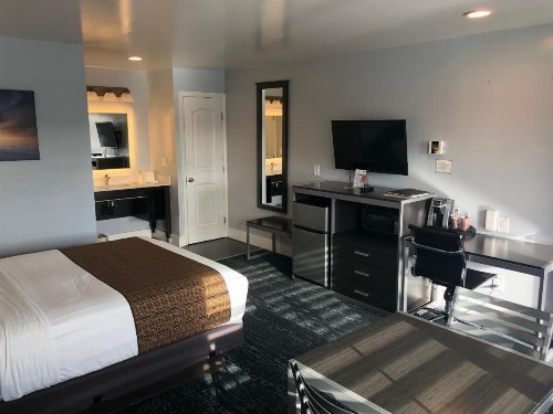 Pacific Inn Monterey - image 2