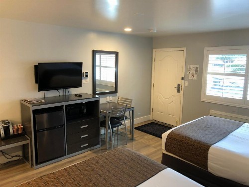 Pacific Inn Monterey - image 32