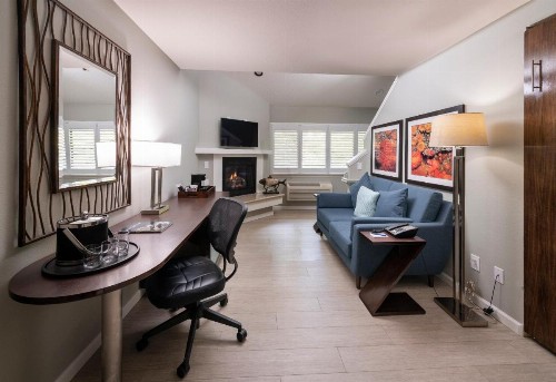 Mariposa Inn and Suites - image 24