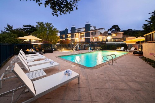 Mariposa Inn and Suites - image 7