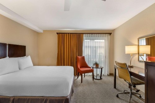 Best Western Plus Monterey Inn - image 10