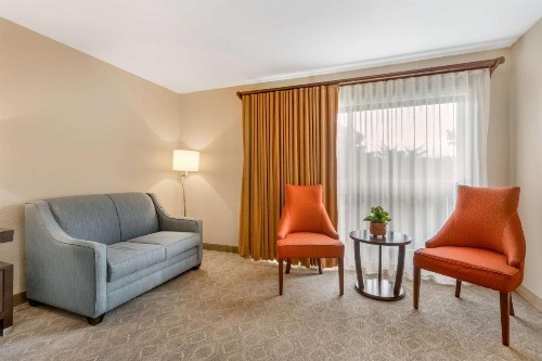 Best Western Plus Monterey Inn - image 2