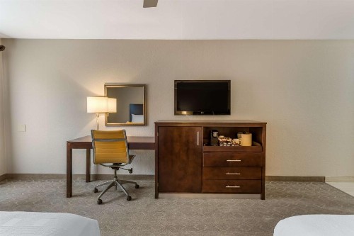 Best Western Plus Monterey Inn - image 20