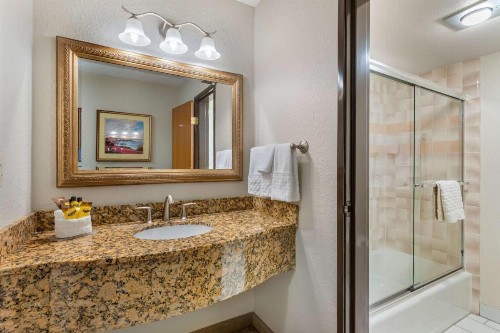 Best Western Plus Monterey Inn - image 27