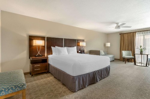 Best Western Plus Monterey Inn - image 32