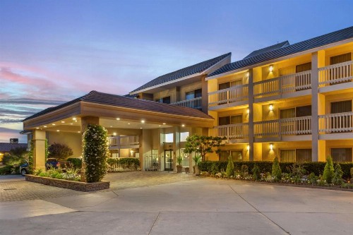 Best Western Plus Monterey Inn - image 34