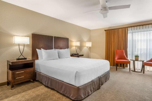 Best Western Plus Monterey Inn - image 38