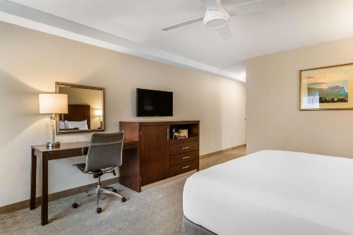 Best Western Plus Monterey Inn - image 5