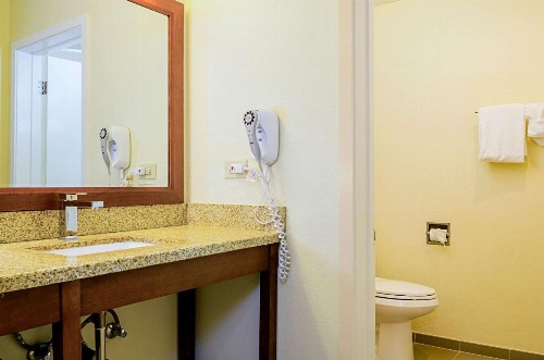 Comfort Inn Monterey Peninsula Airport - image 19