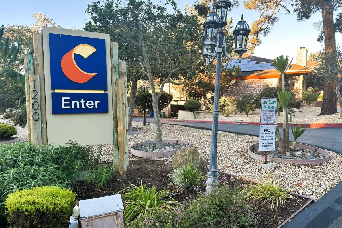 Comfort Inn Monterey Peninsula Airport - image 2