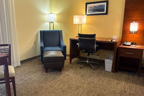 Comfort Inn Monterey Peninsula Airport - image 23