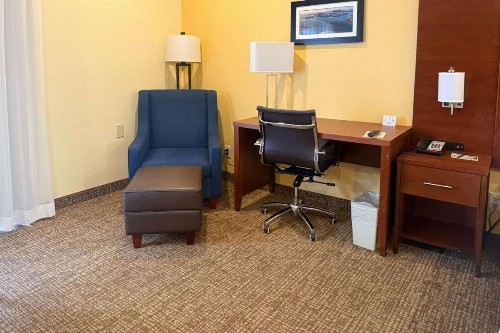 Comfort Inn Monterey Peninsula Airport - image 27