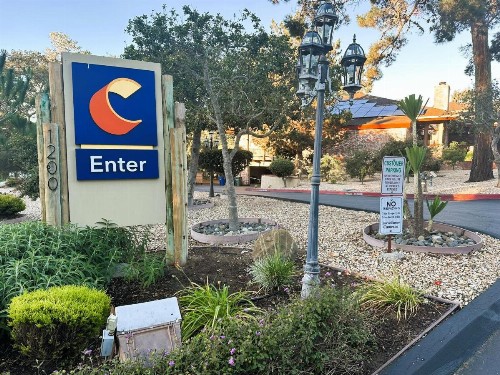 Comfort Inn Monterey Peninsula Airport - image 35