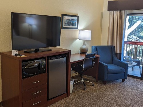 Comfort Inn Monterey Peninsula Airport - image 37