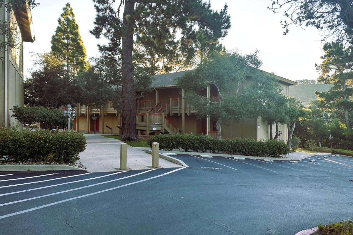 Comfort Inn Monterey Peninsula Airport - image 5