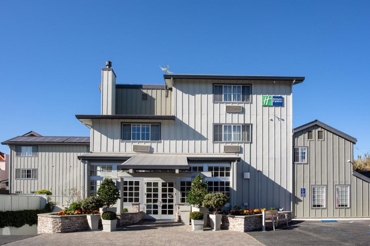 Holiday Inn Express Monterey - Cannery Row an IHG Hotel - image 7