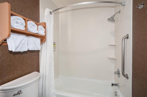 Holiday Inn Express Monterey - Cannery Row an IHG Hotel - image 9