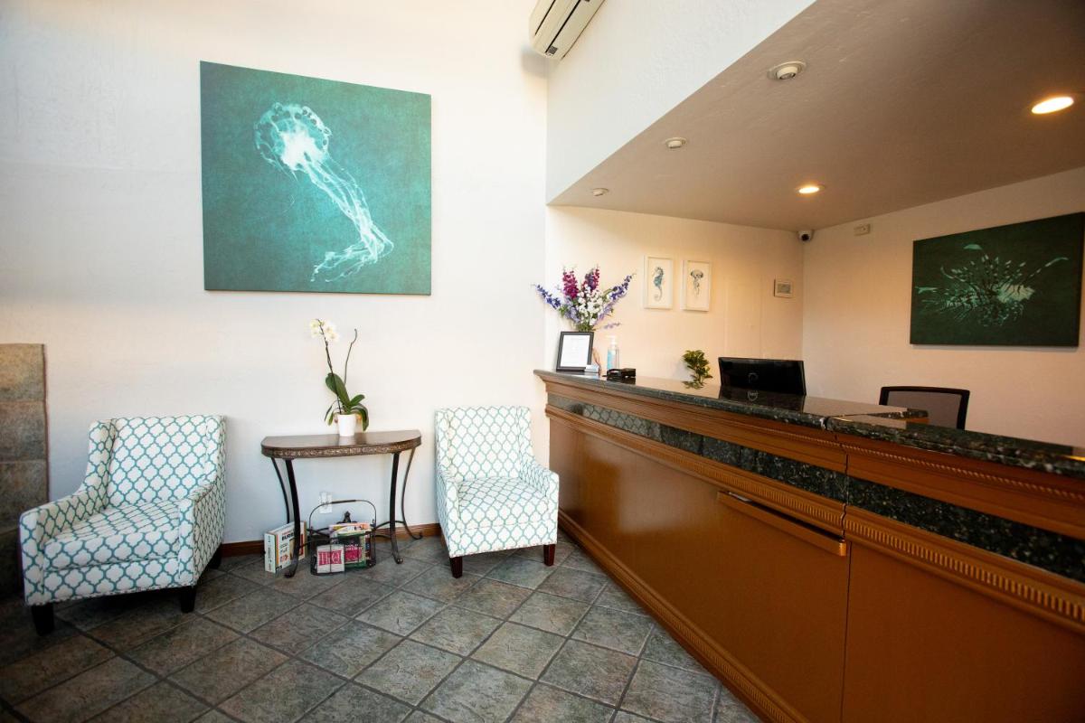 Munras Inn - image 2
