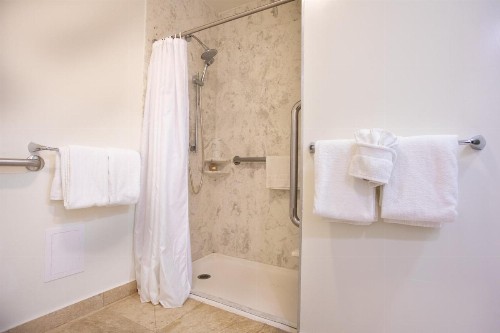 Munras Inn - image 24