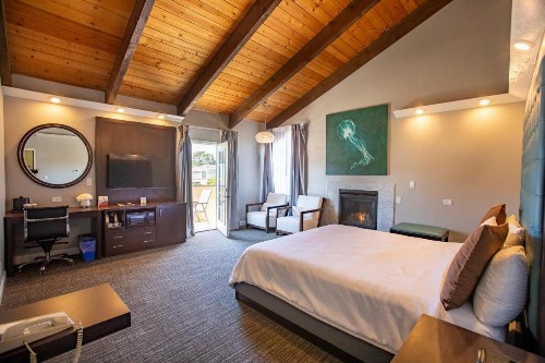 Munras Inn - image 35