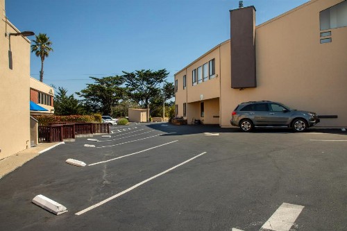 Munras Inn - image 7