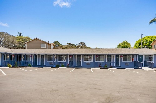 The Monterey Fireplace Inn - image 11