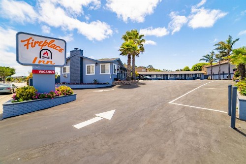 The Monterey Fireplace Inn - image 12
