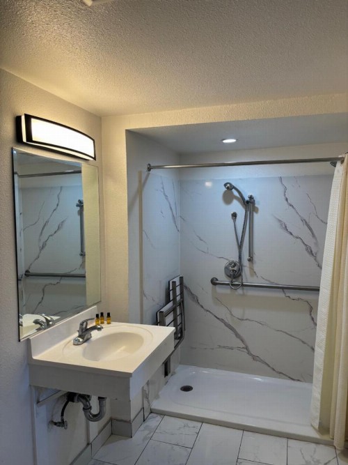 The Monterey Fireplace Inn - image 24