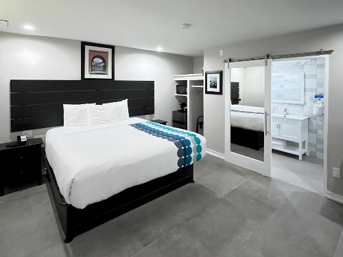 Inn By the Bay Monterey - image 7