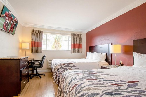 Red Roof Inn & Suites Monterey - image 21