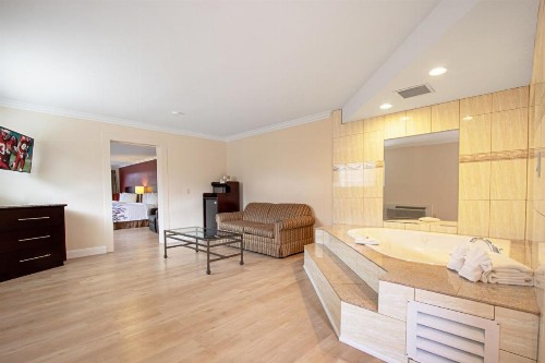 Red Roof Inn & Suites Monterey - image 29