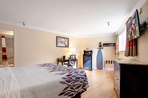 Red Roof Inn & Suites Monterey - image 3