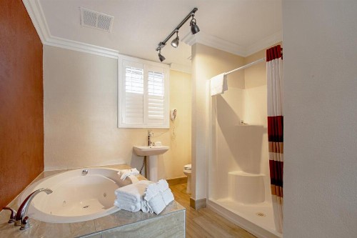 Red Roof Inn & Suites Monterey - image 7