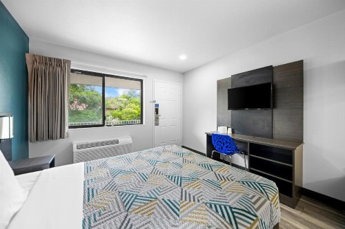 Motel 6-Monterey CA - image 31