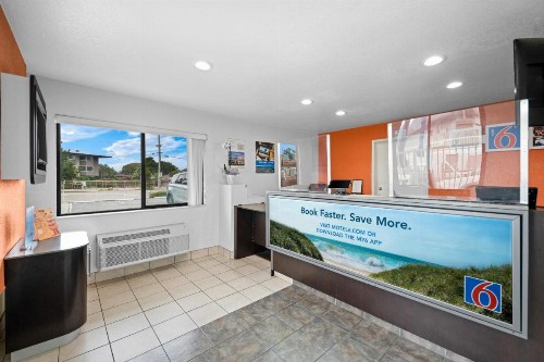Motel 6-Monterey CA - image 41