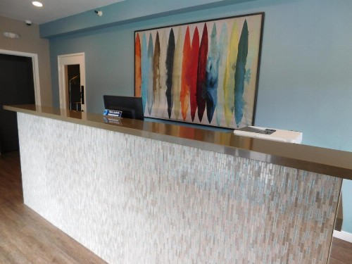Wave Street Inn - image 12