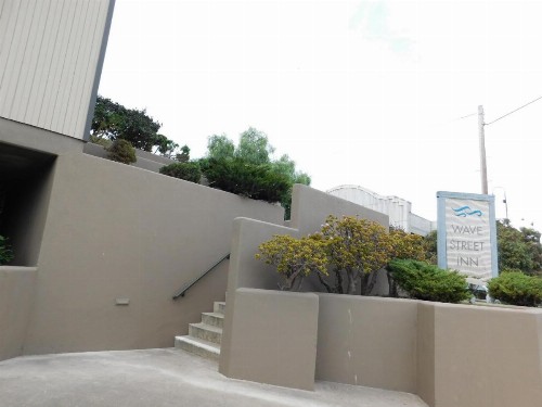 Wave Street Inn - image 13
