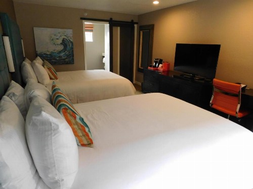 Wave Street Inn - image 27