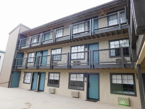 Wave Street Inn - image 29
