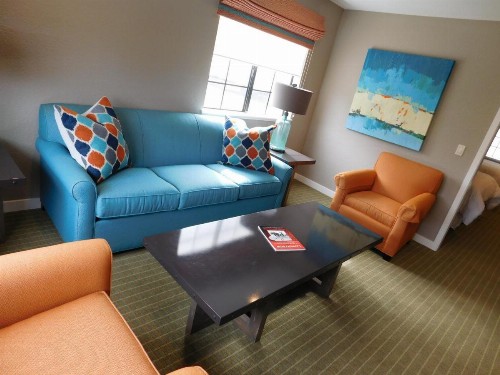 Wave Street Inn - image 30