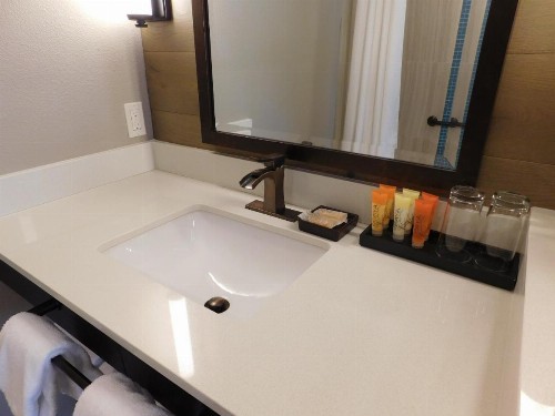 Wave Street Inn - image 34