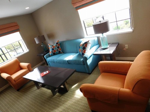 Wave Street Inn - image 37