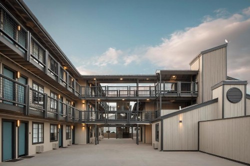 Wave Street Inn - image 4